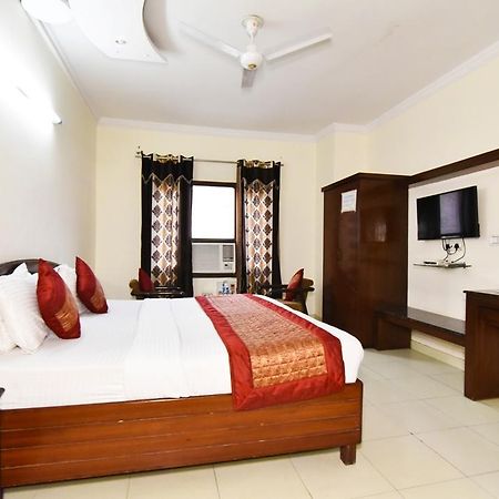 Hotel B-Comfort Amritsar Ngoại thất bức ảnh
