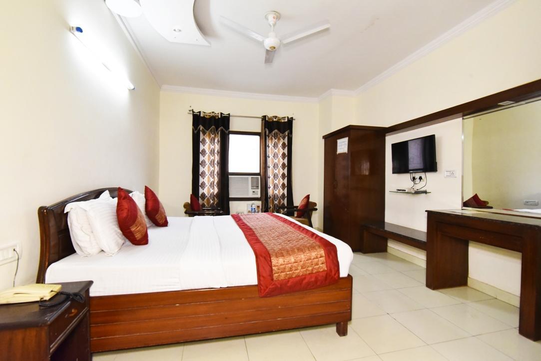 Hotel B-Comfort Amritsar Ngoại thất bức ảnh