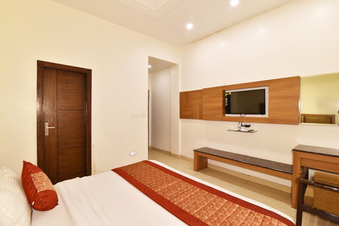 Hotel B-Comfort Amritsar Ngoại thất bức ảnh