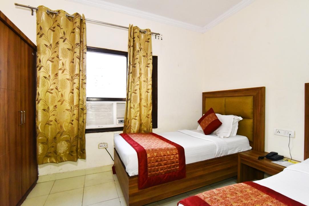 Hotel B-Comfort Amritsar Ngoại thất bức ảnh