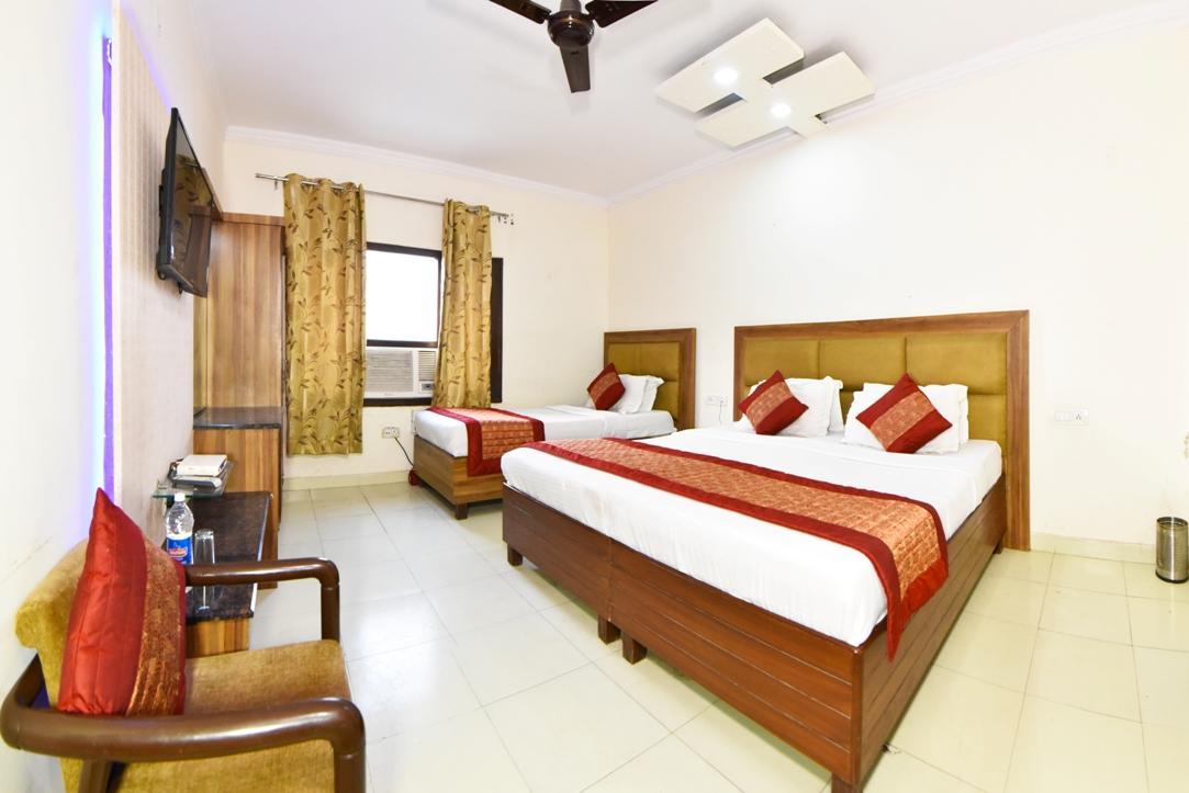 Hotel B-Comfort Amritsar Ngoại thất bức ảnh