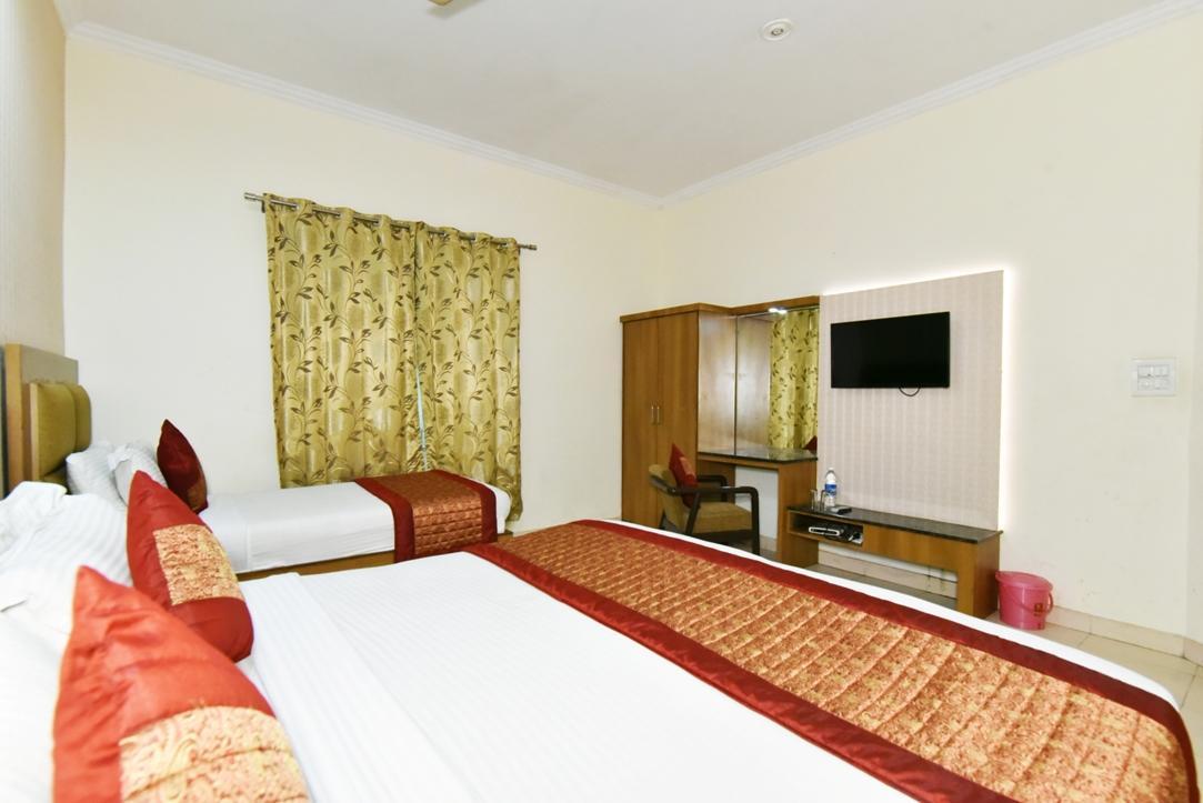 Hotel B-Comfort Amritsar Ngoại thất bức ảnh