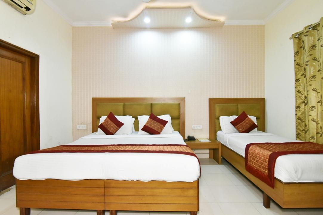 Hotel B-Comfort Amritsar Ngoại thất bức ảnh