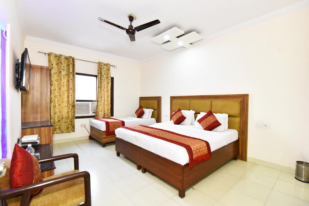 Hotel B-Comfort Amritsar Ngoại thất bức ảnh
