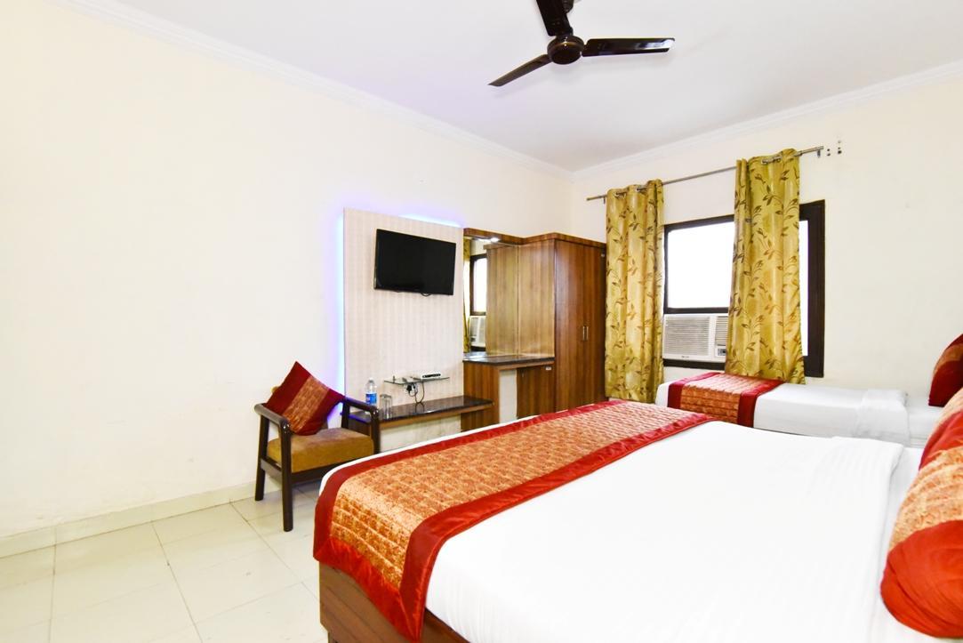 Hotel B-Comfort Amritsar Ngoại thất bức ảnh
